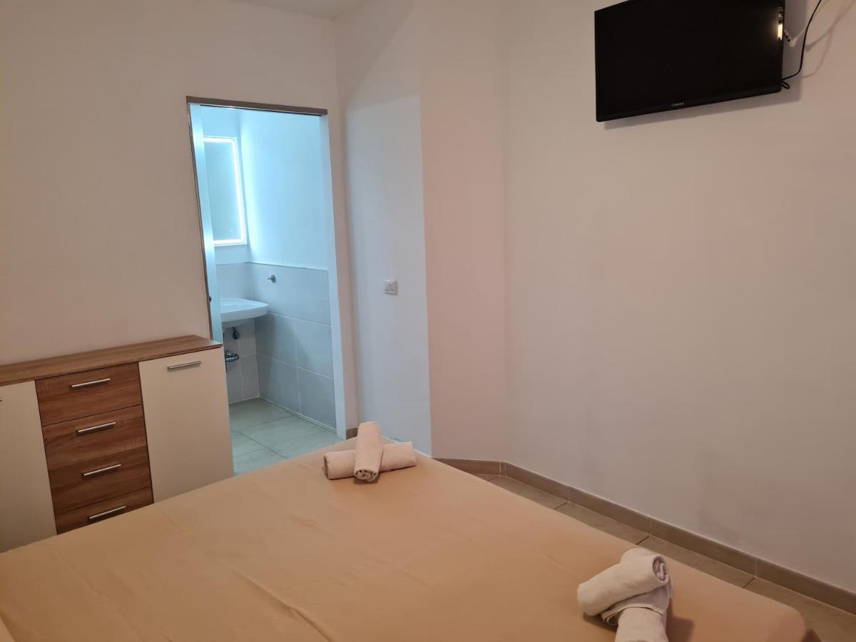 Habitaciones Nathaly Armenime Exterior foto