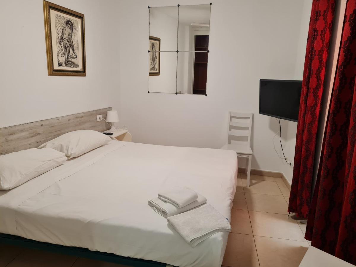 Habitaciones Nathaly Armenime Exterior foto